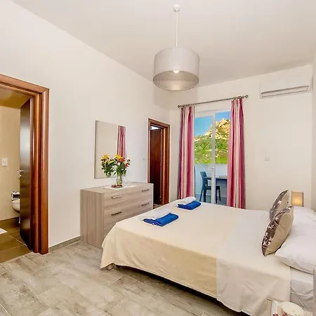 The Hillock Penthouse C11 * Marsalforn